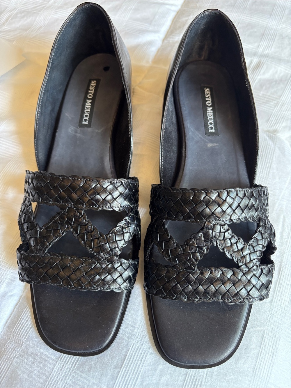 NWOT leather Sesto Meucci Black slip on sandal size 9 made in Italy.